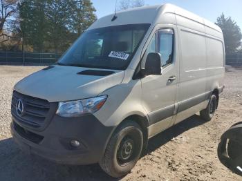  Salvage Mercedes-Benz Sprinter