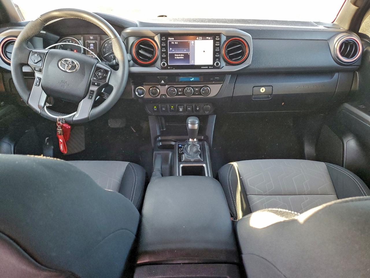 Toyota Tacoma Double Cab Image 3