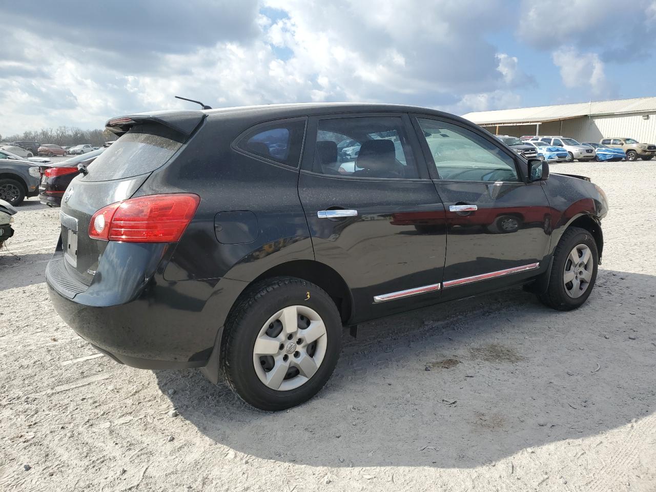 Nissan Rogue S Image 2