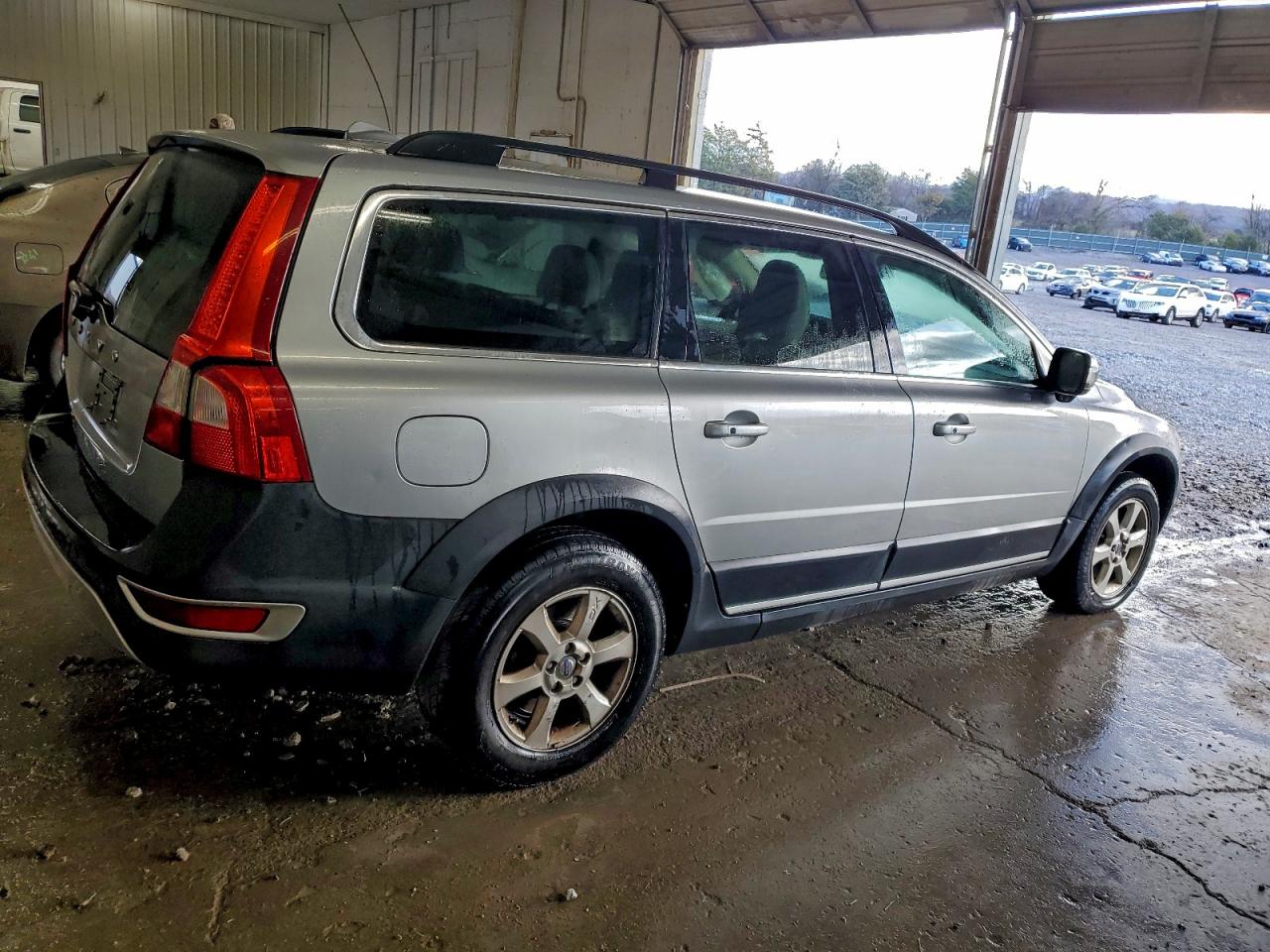 Volvo XC70 3.2 Image 2