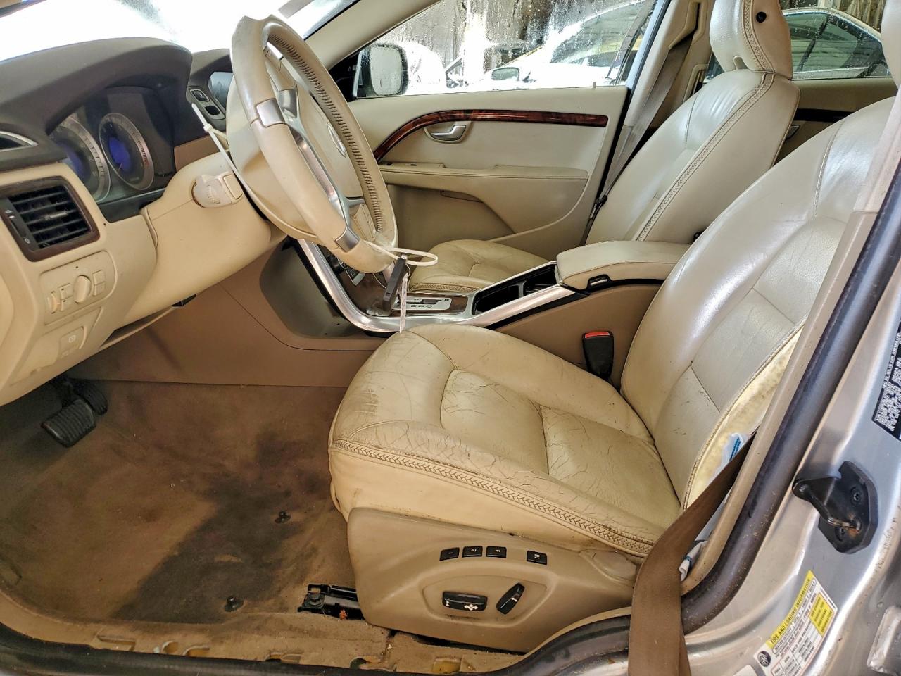 Volvo XC70 3.2 Image 14