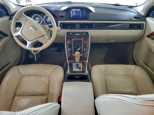 Volvo XC70 3.2 Image 8