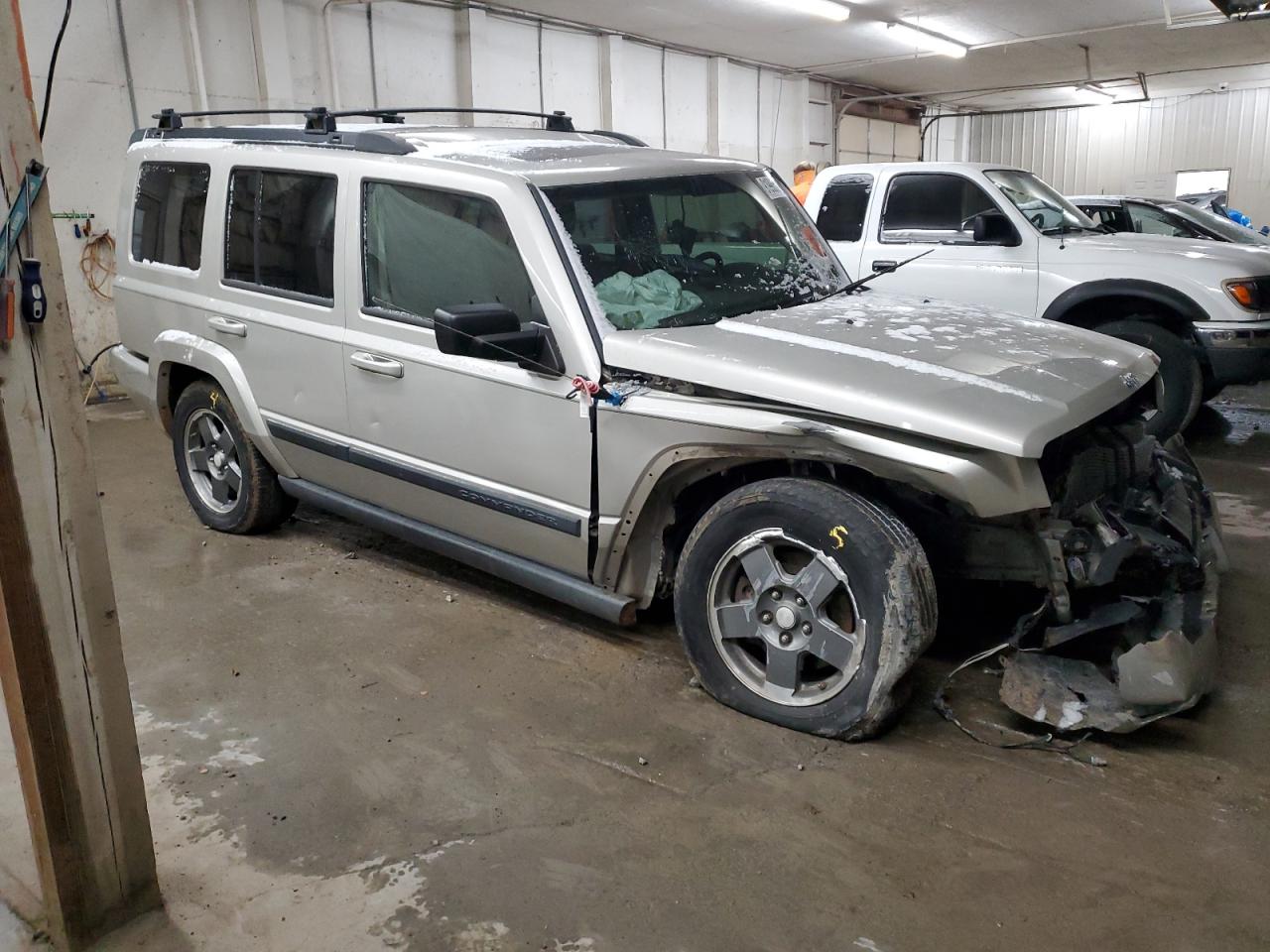 Jeep Commander Image 7