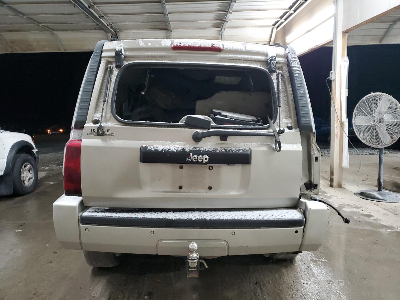 Jeep Commander Image 13