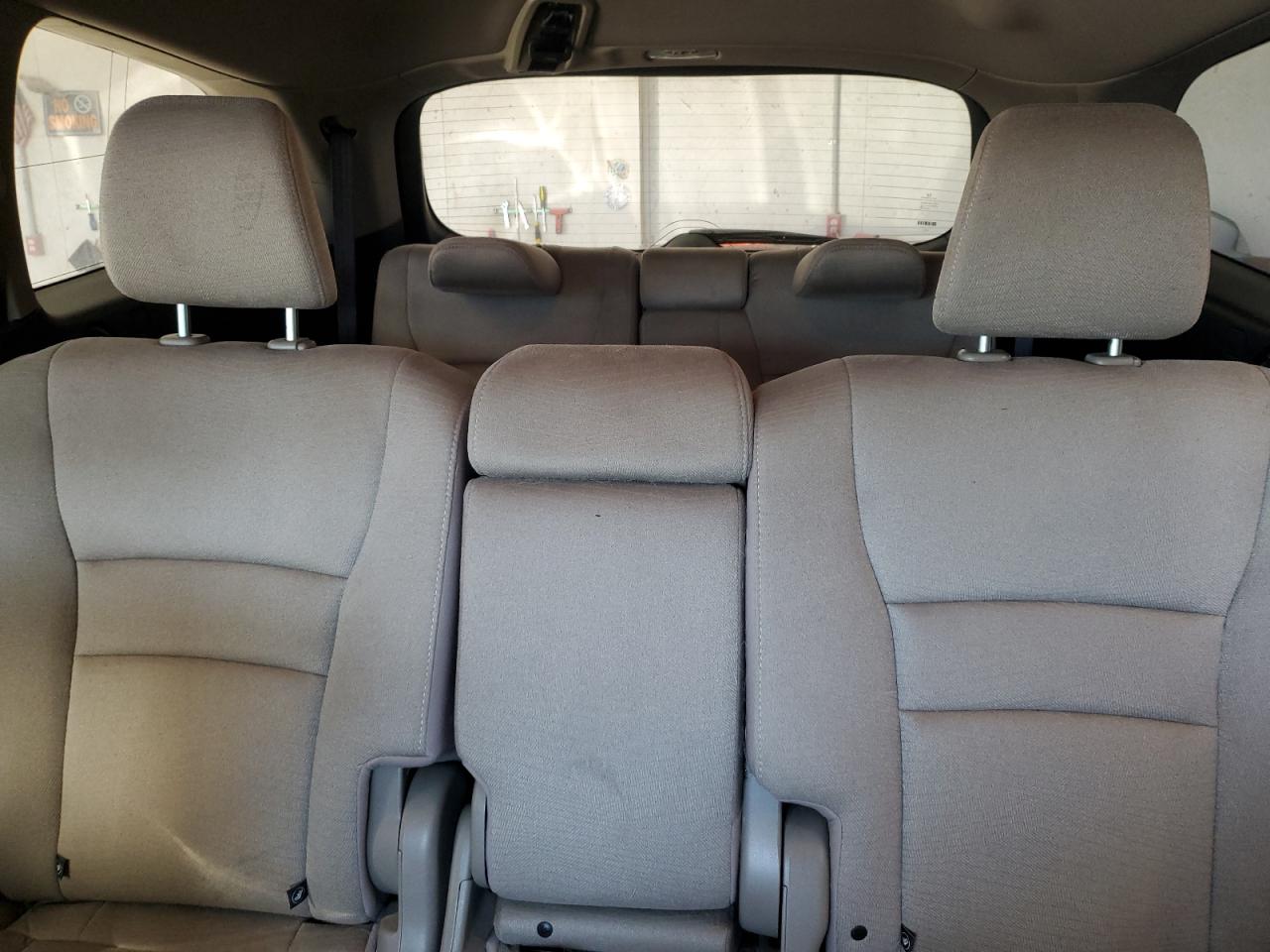 Honda Pilot Lx Image 12