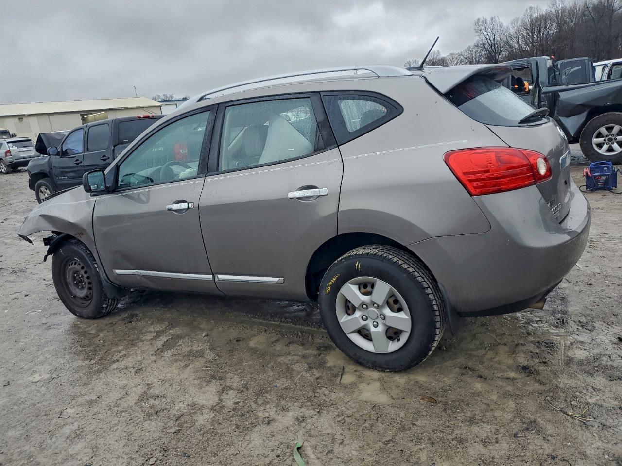 Nissan Rogue S Image 3