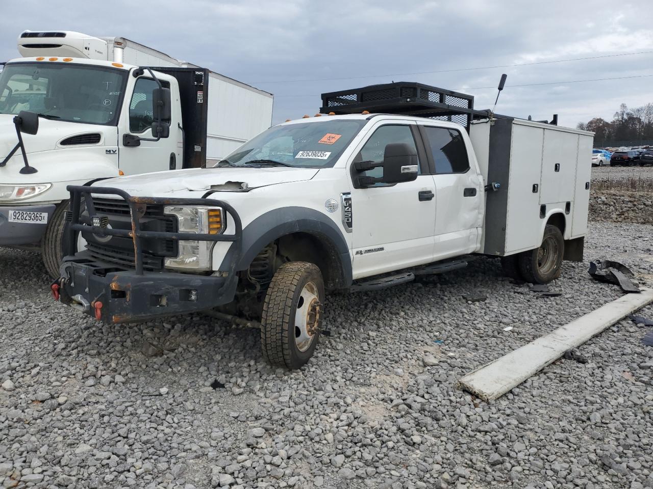 Ford F-450 Super Duty Image 1