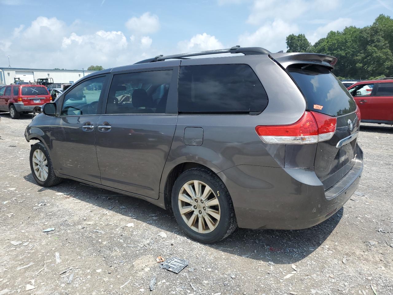 Toyota Sienna Xle Image 6