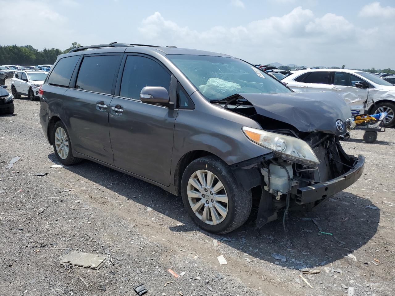 Toyota Sienna Xle Image 7