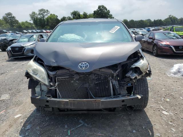 Toyota Sienna Xle Image 9