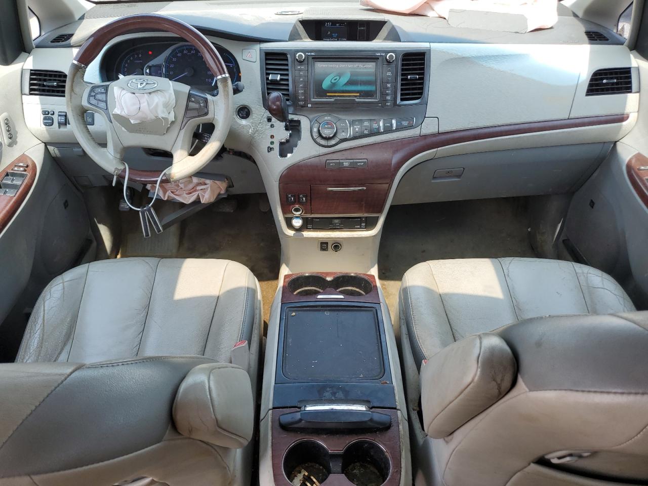 Toyota Sienna Xle Image 5