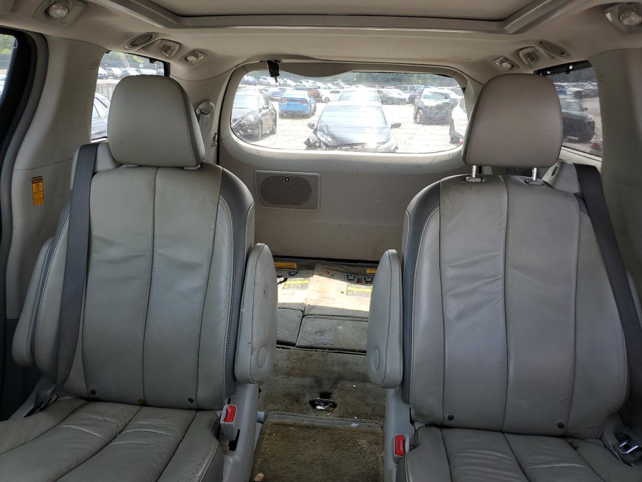 Toyota Sienna Xle Image 14