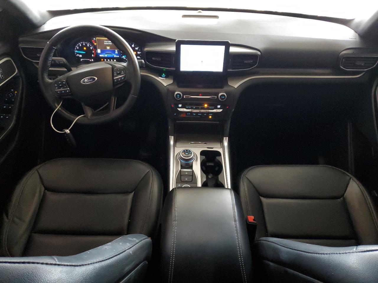 Ford Explorer Xlt Image 2