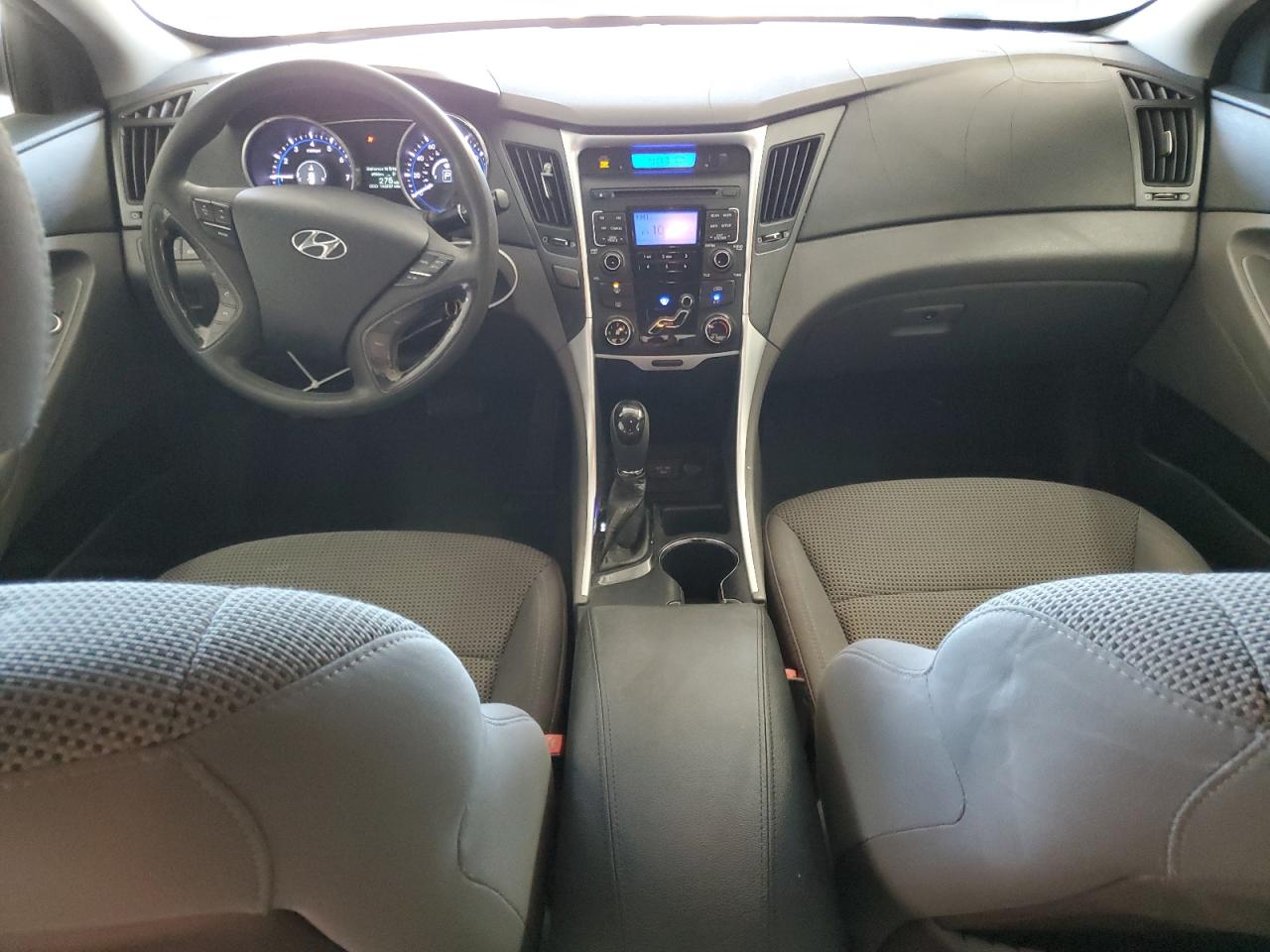 Hyundai SONATA Gls Image 2