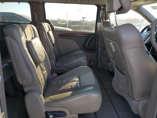 Chrysler Minivan Limited Image 7