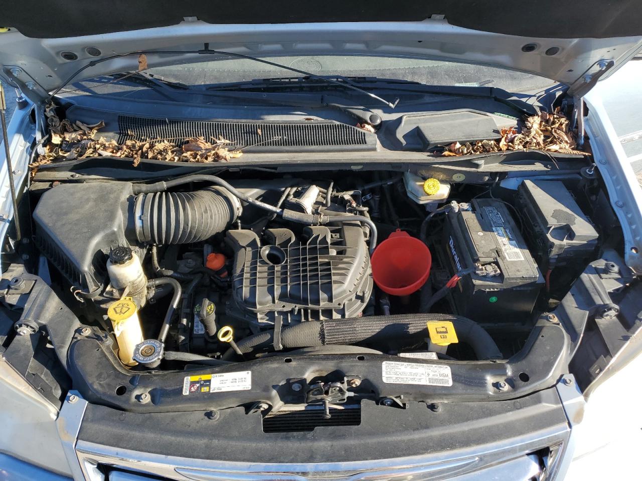 Chrysler Minivan Limited Image 10