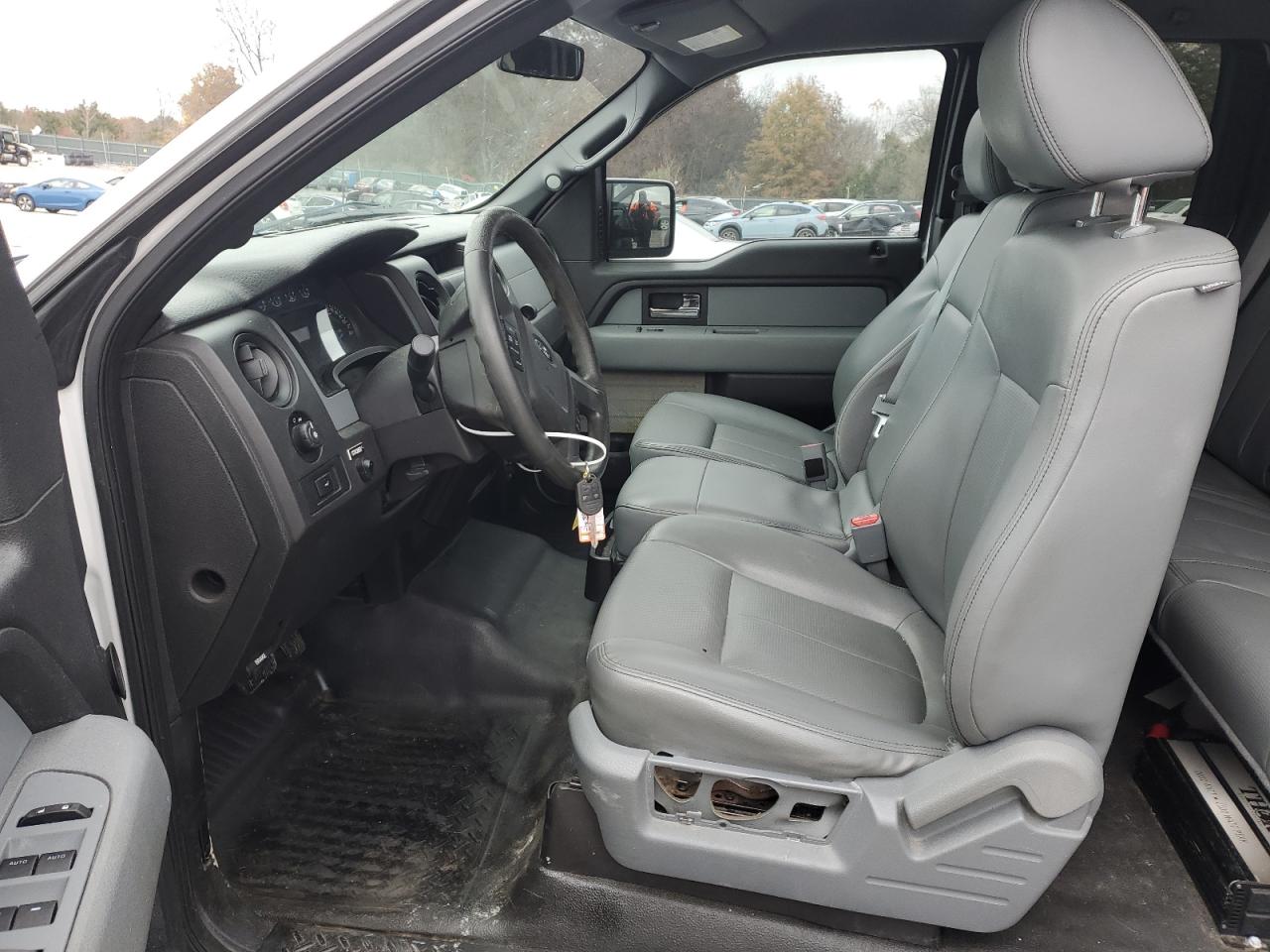 Ford F-150 Super Cab Image 2