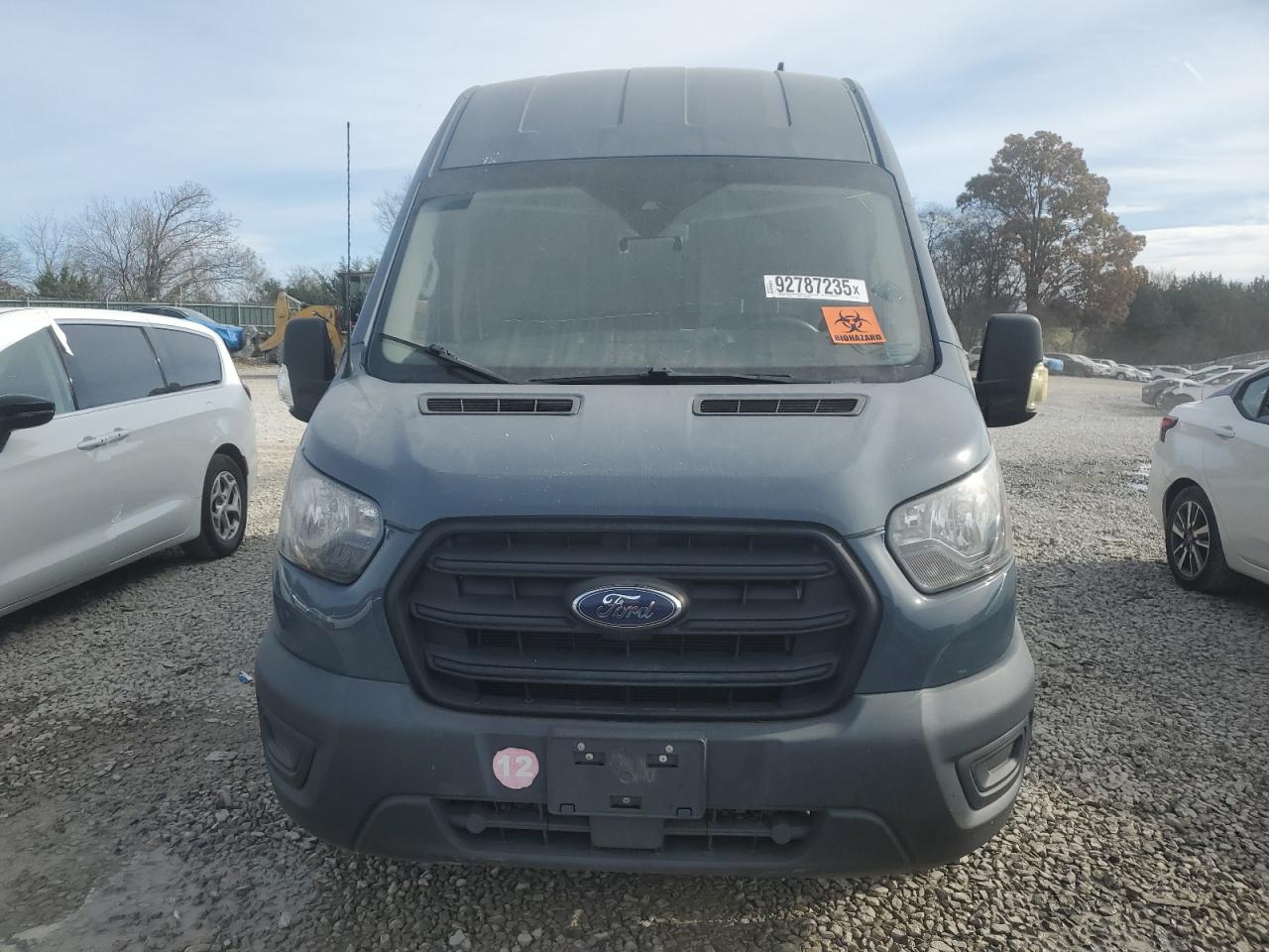 Ford Transit T-250 Image 4