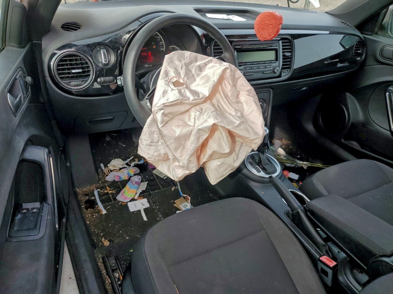 Volkswagen Beetle Image 11