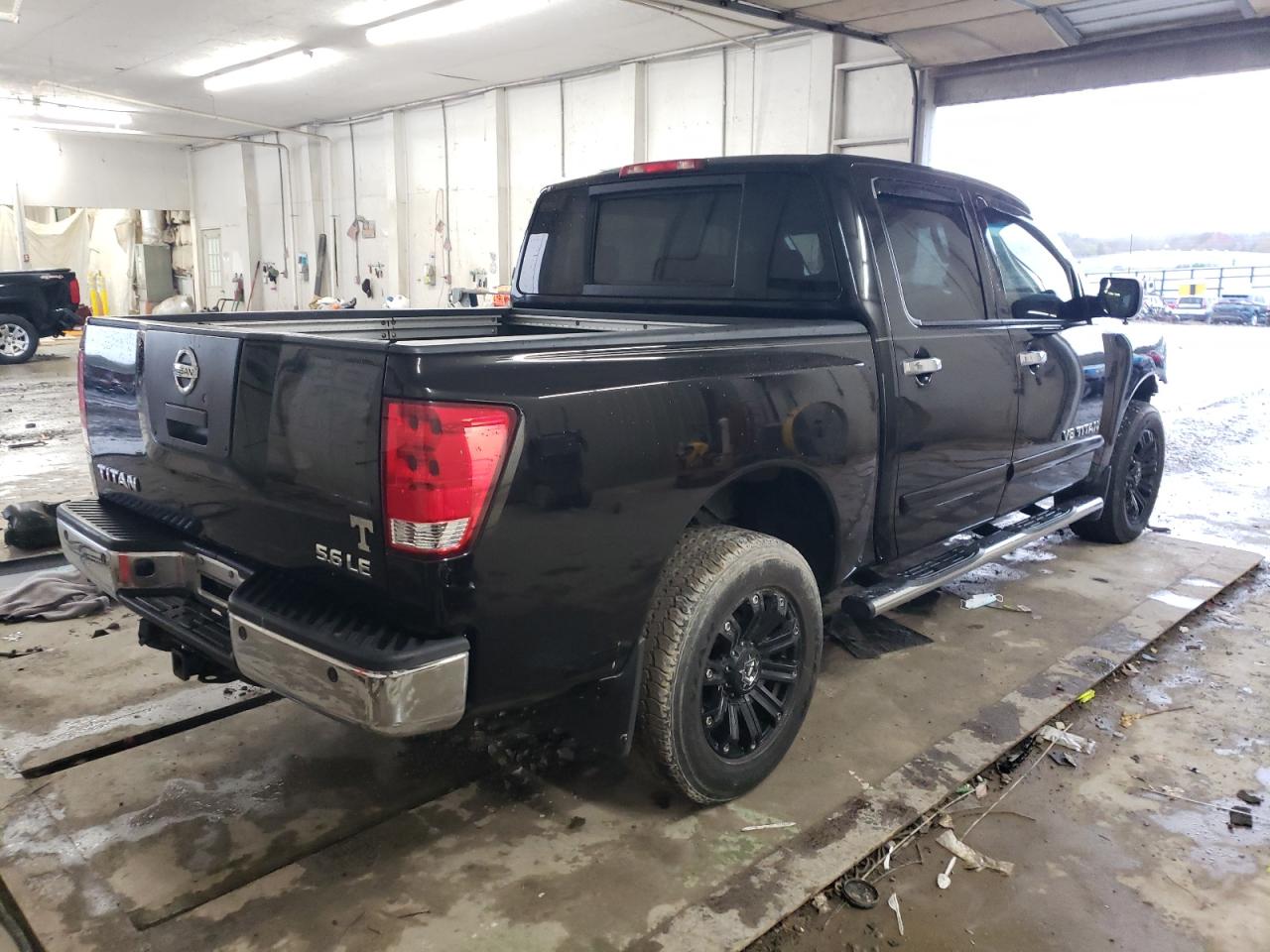 Nissan Titan Xe Image 10