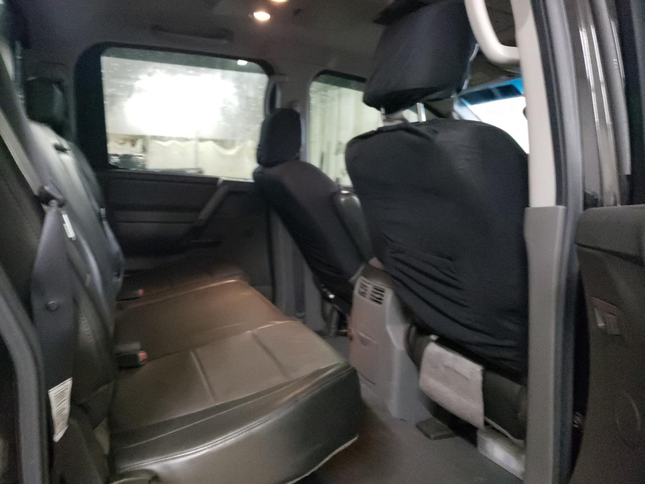 Nissan Titan Xe Image 11