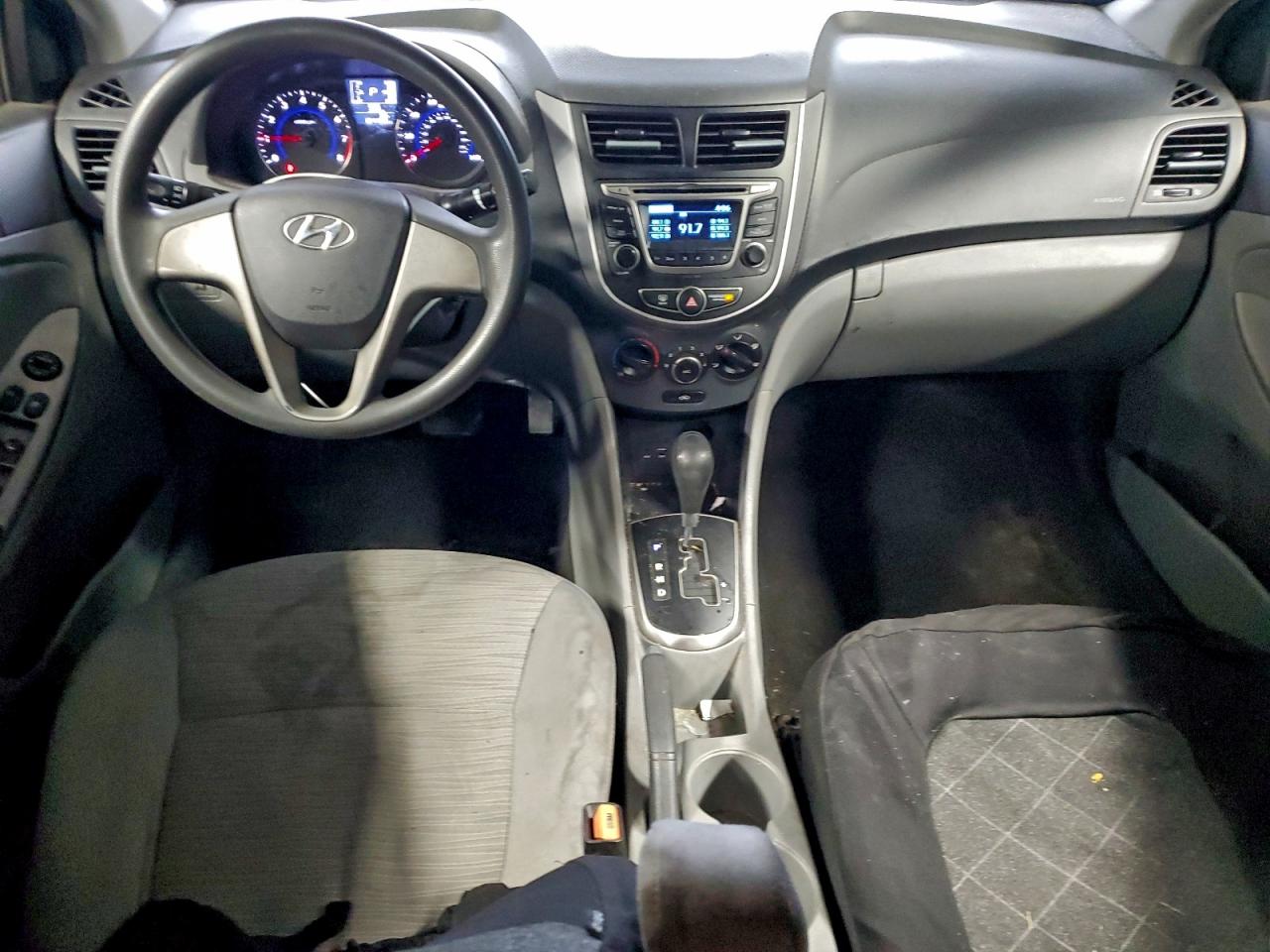 Hyundai ACCENT Se Image 13