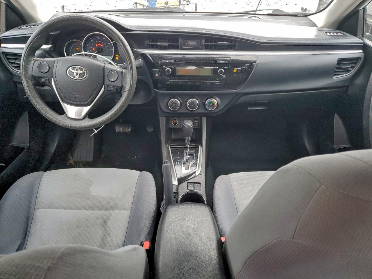 Toyota Corolla L Image 9