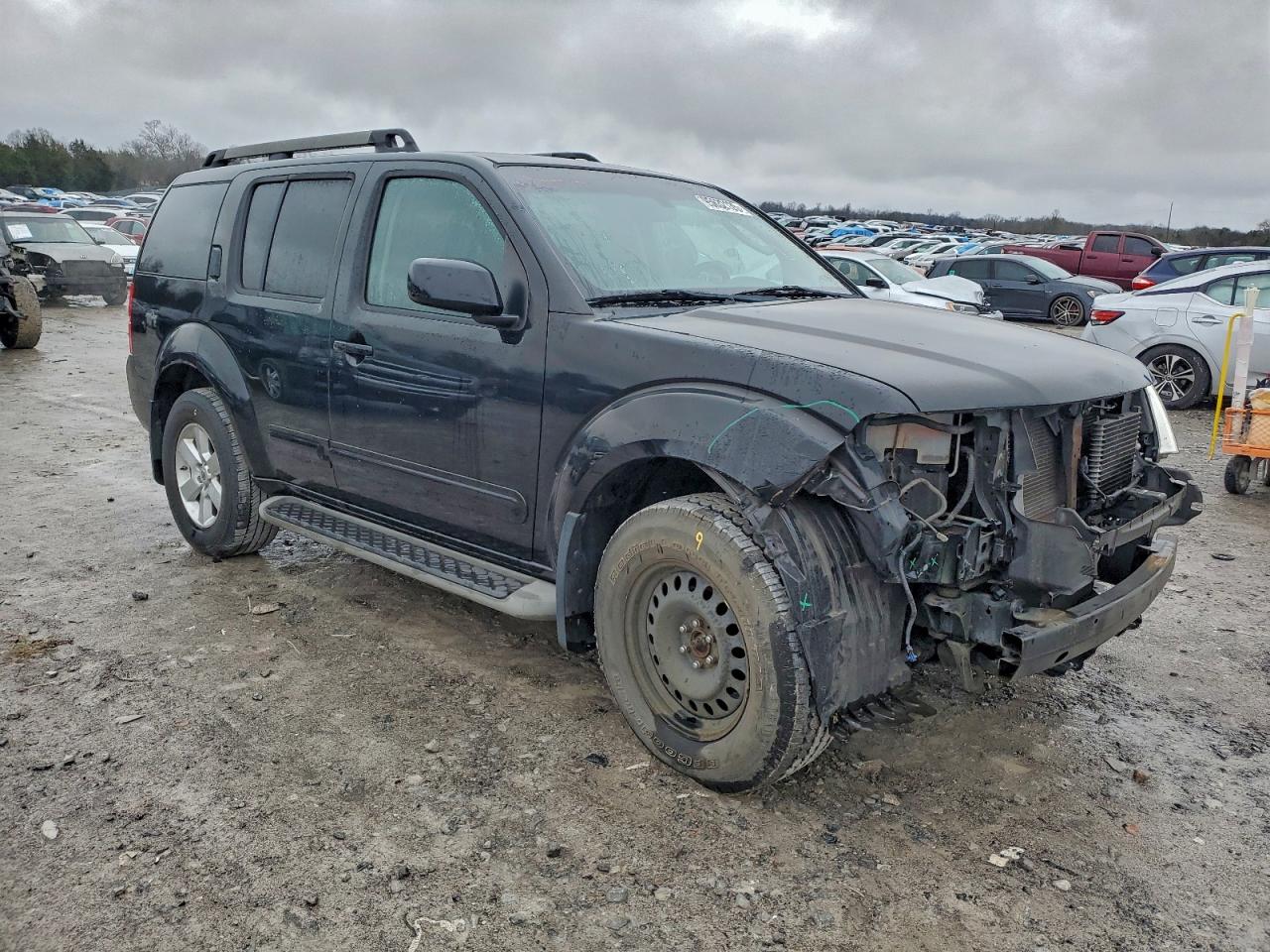 Nissan Pathfinder S Image 6