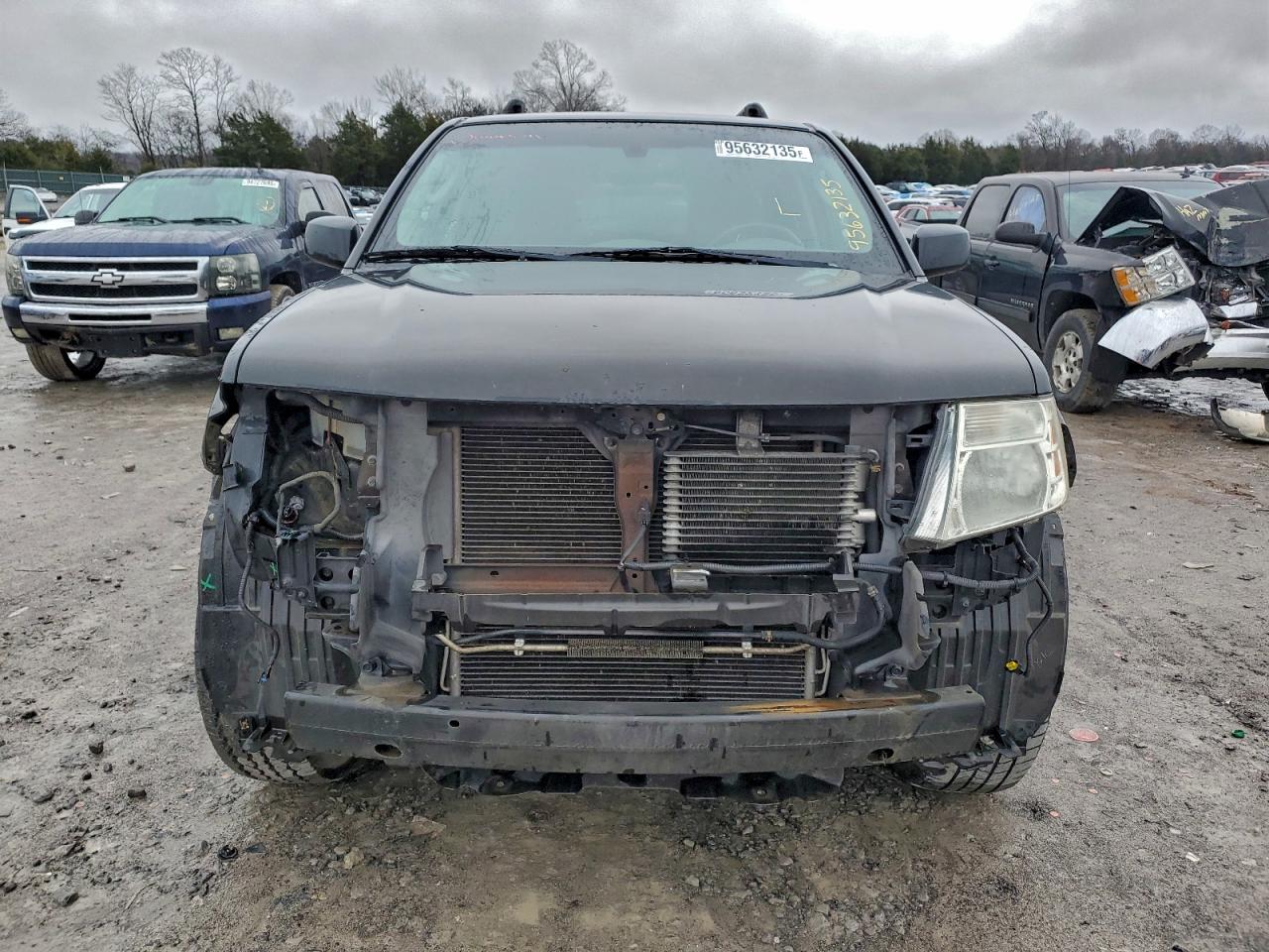 Nissan Pathfinder S Image 9