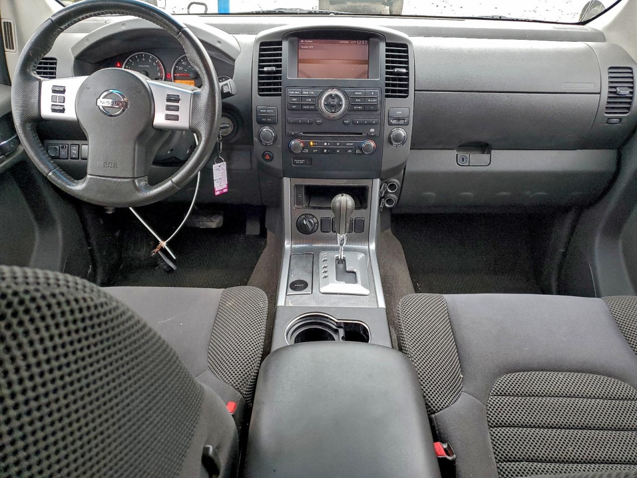 Nissan Pathfinder S Image 5