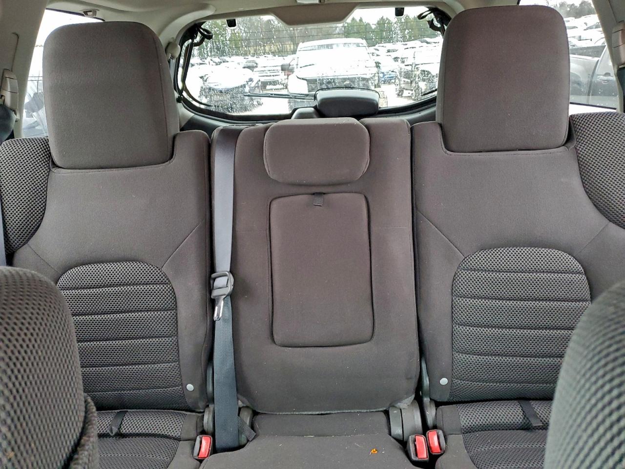 Nissan Pathfinder S Image 8