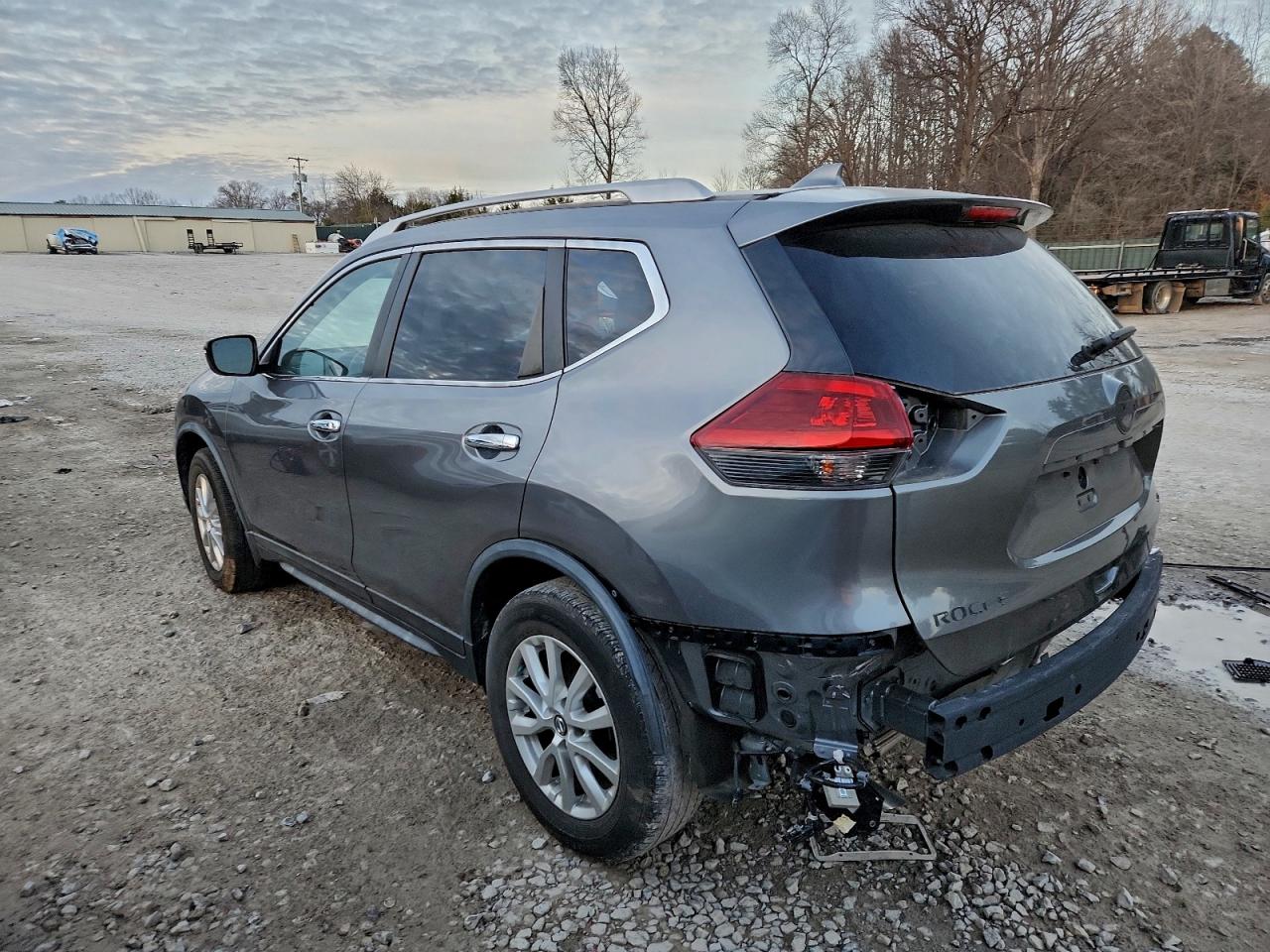 Nissan Rogue S Image 4