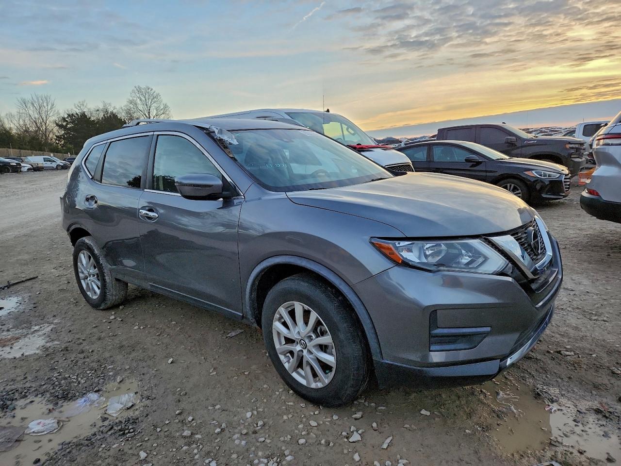 Nissan Rogue S Image 3