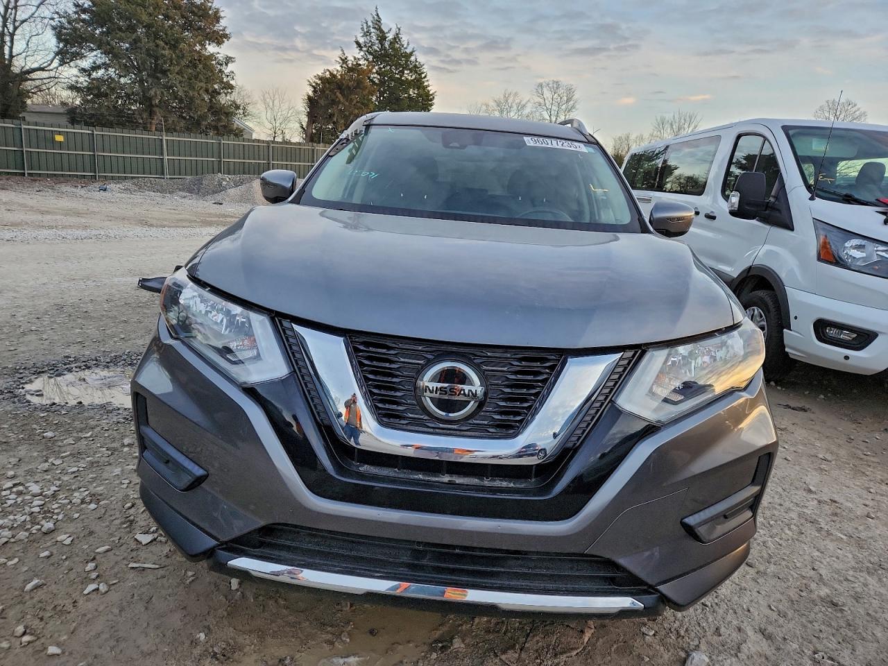 Nissan Rogue S Image 5