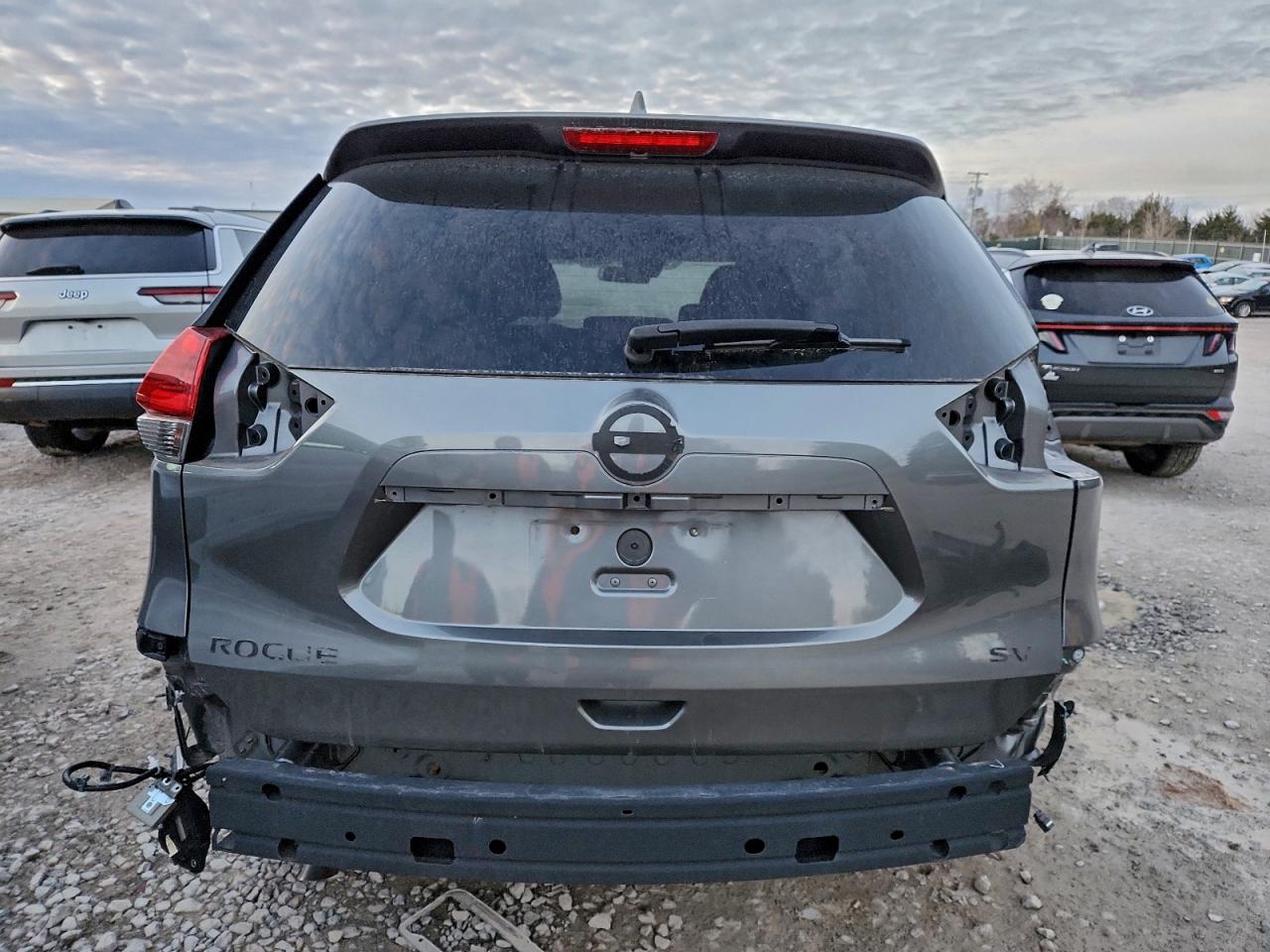 Nissan Rogue S Image 7