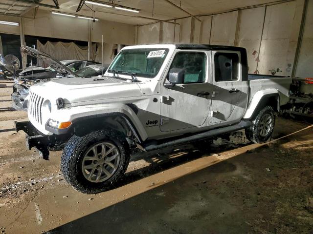  Salvage Jeep Gladiator
