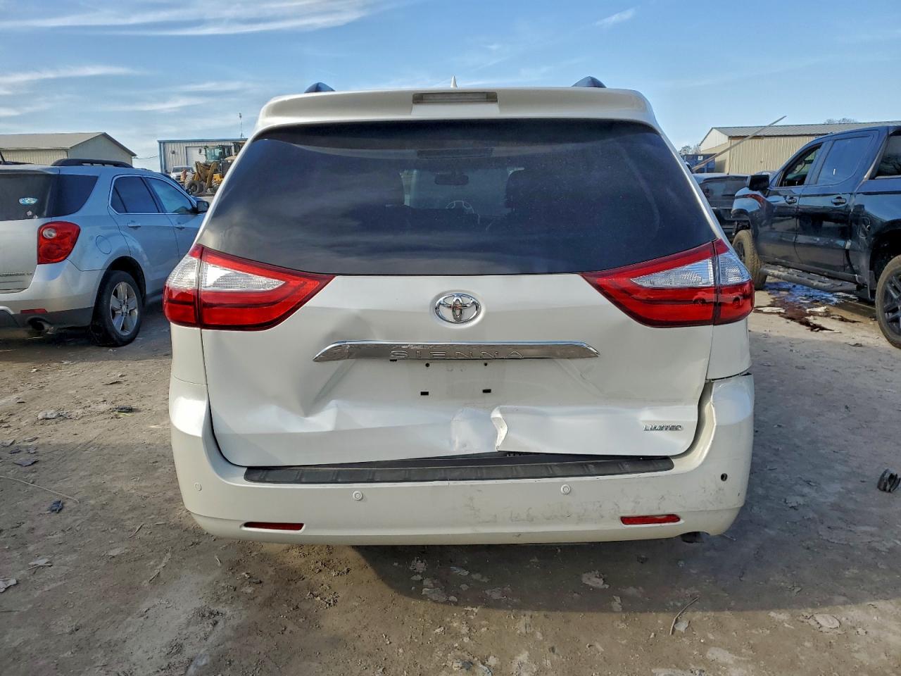 Toyota Sienna Xle Image 10