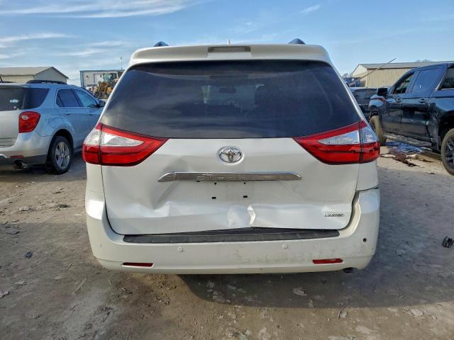 Toyota Sienna Xle Image 10