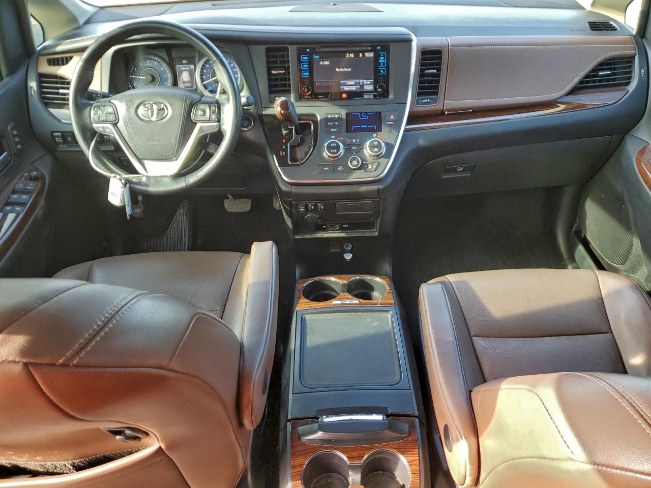 Toyota Sienna Xle Image 5