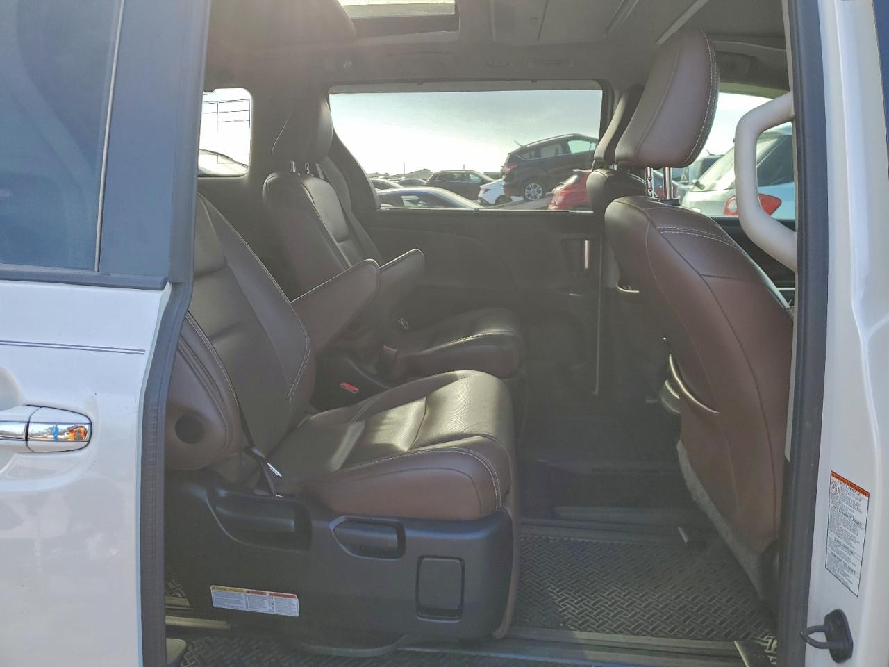 Toyota Sienna Xle Image 4