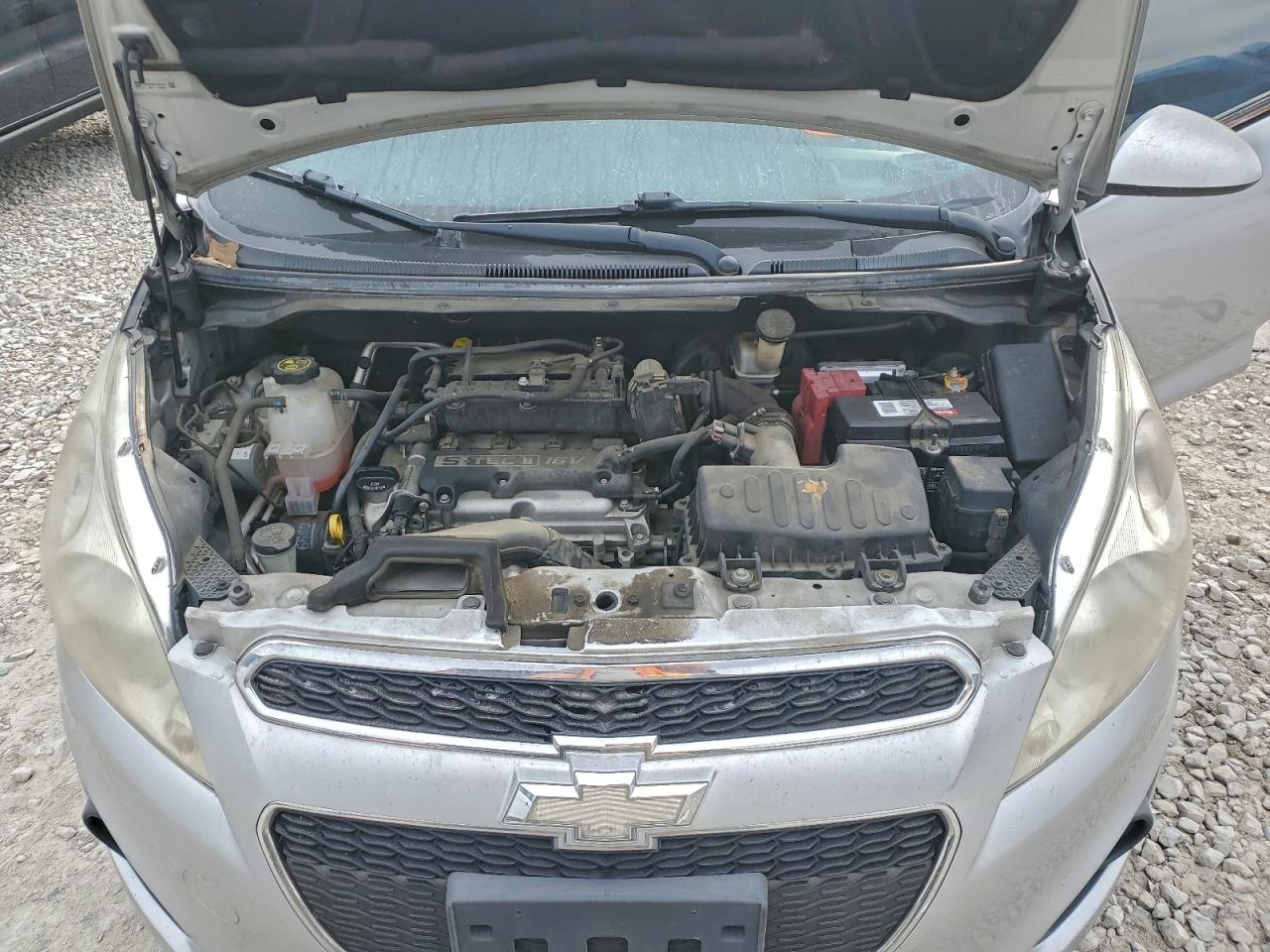 Chevrolet Spark 1lt Image 12