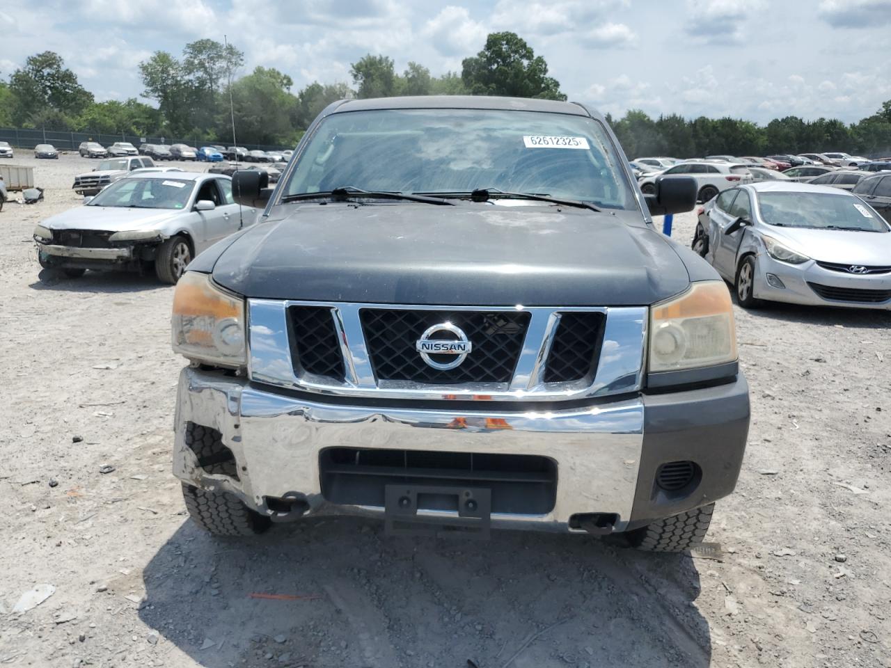 Nissan Titan Xe Image 2
