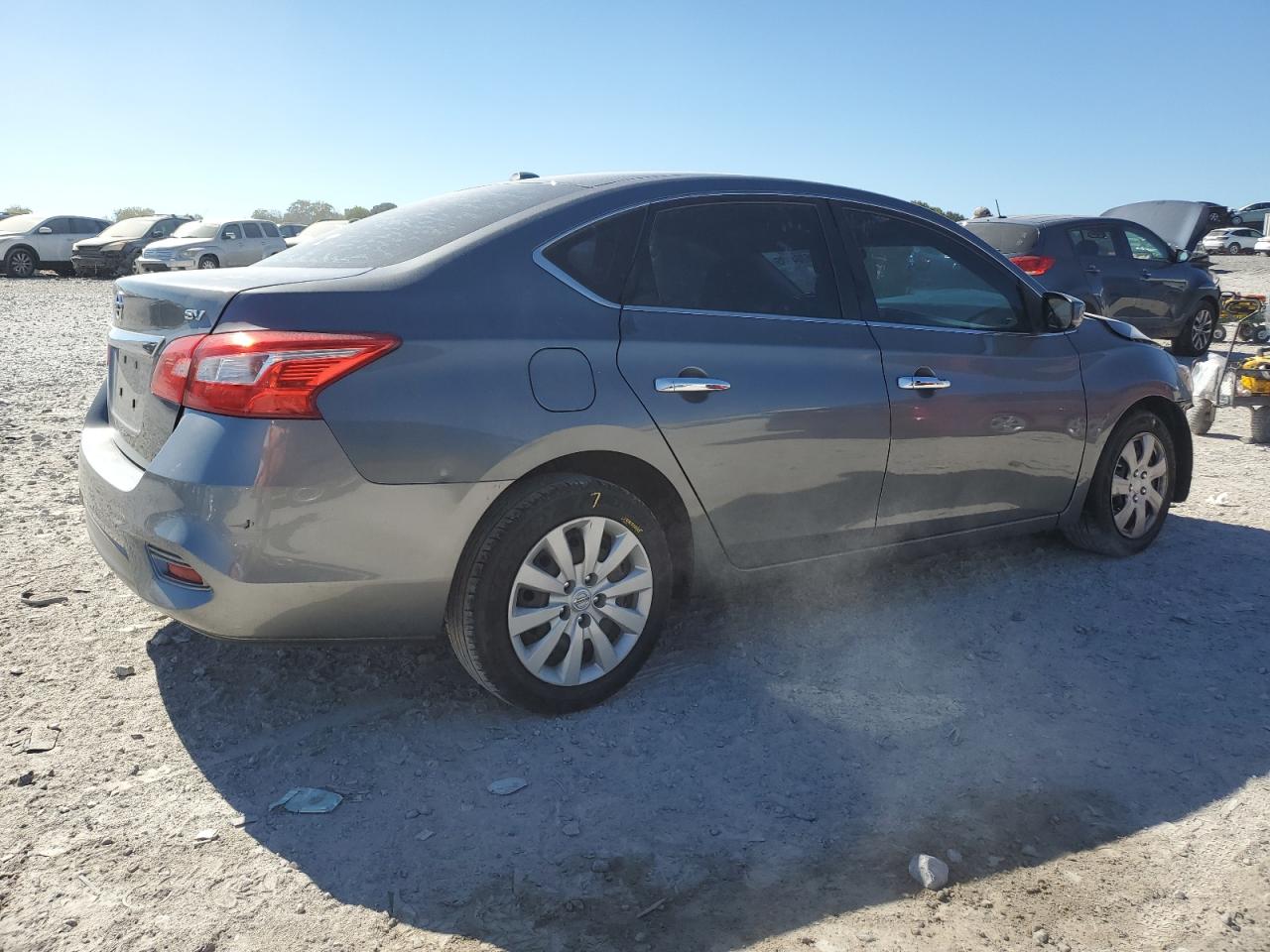 Nissan Sentra S Image 7