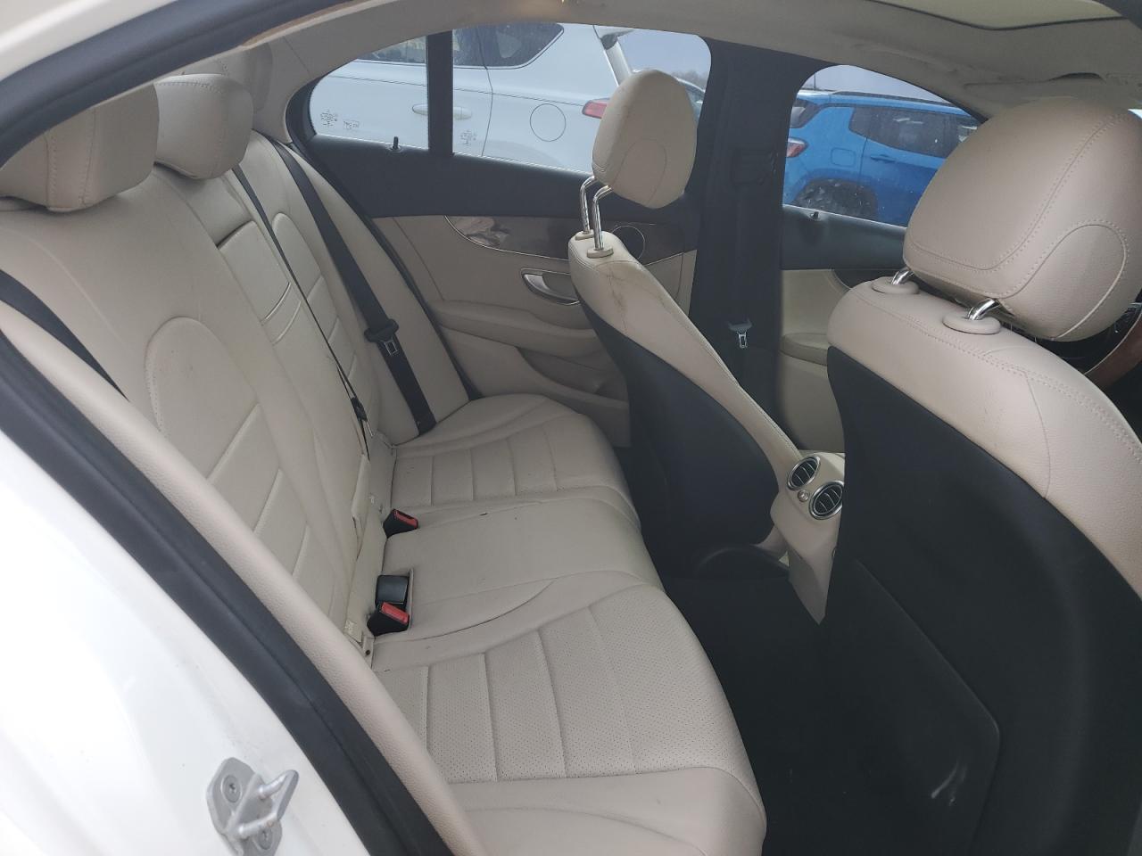 Mercedes-Benz C-Class 300 4matic Image 8