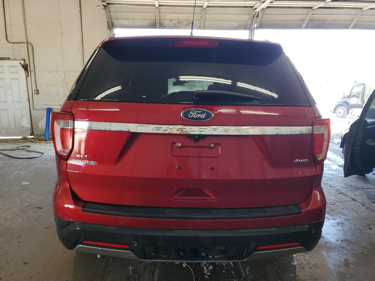 Ford Explorer Xlt Image 6