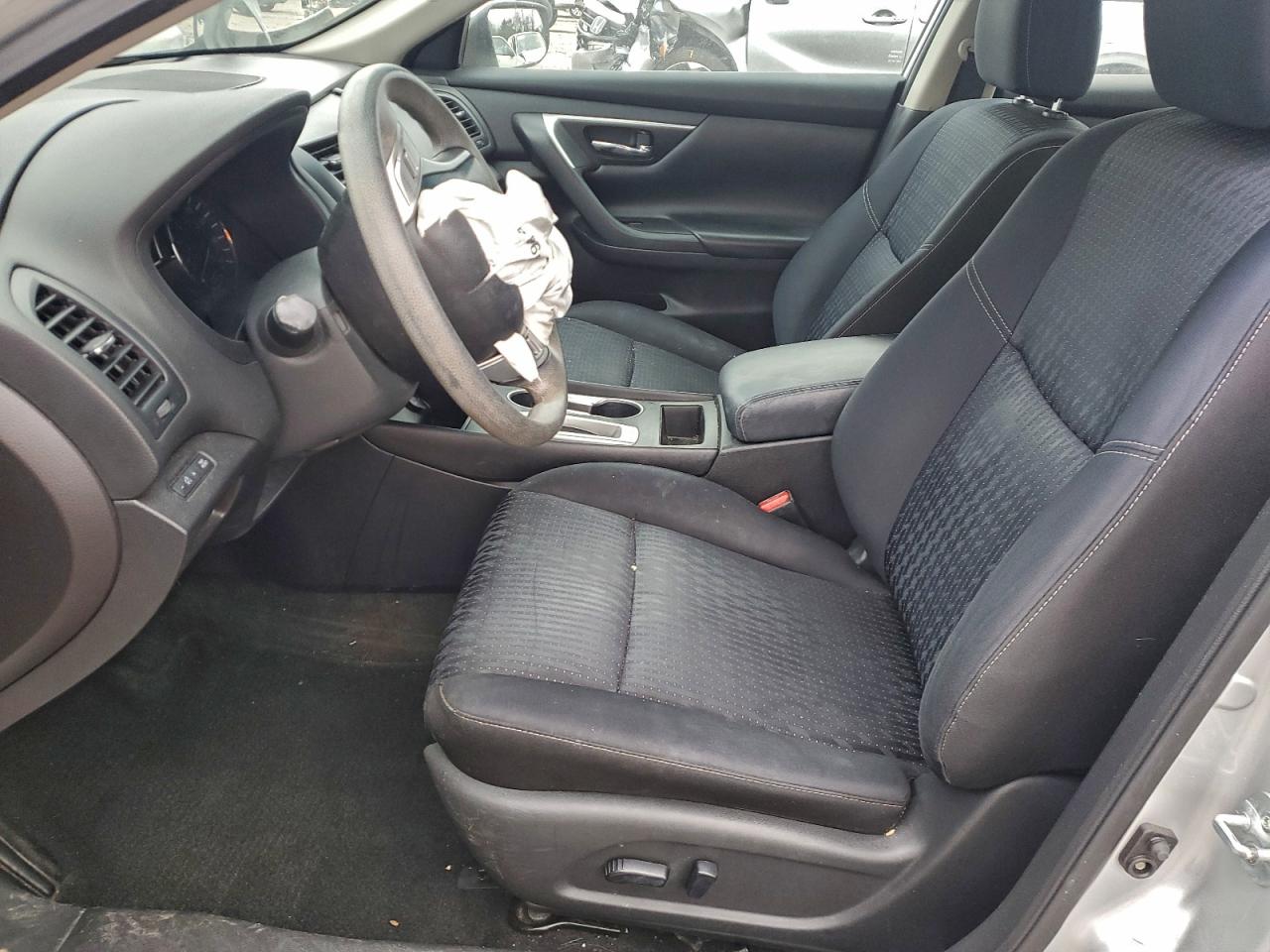 Nissan Altima 2.5 Image 11