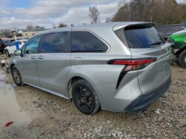 Toyota Sienna Le Image 2