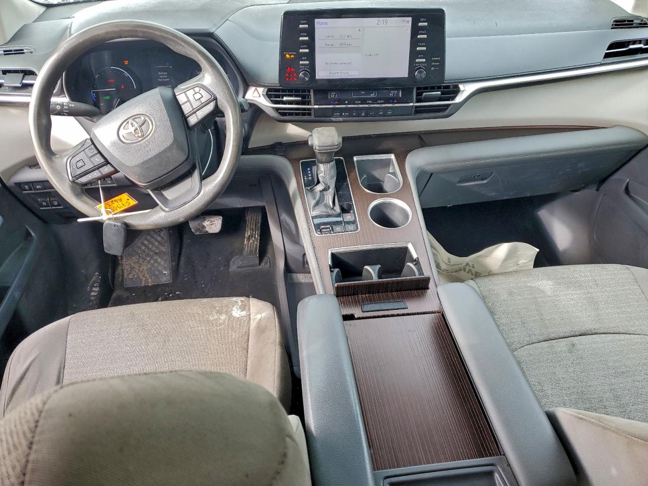 Toyota Sienna Le Image 4