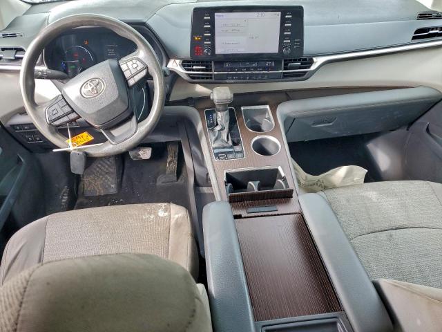 Toyota Sienna Le Image 4