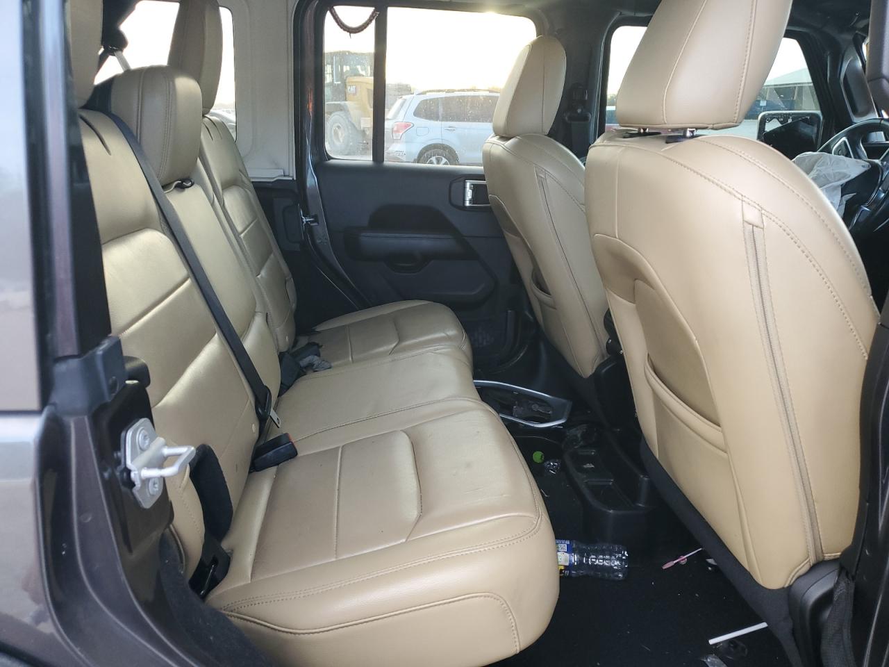 Jeep Wrangler Sahara Image 9